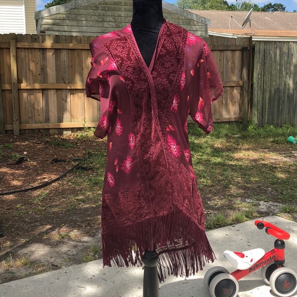 Hollister Sweaters - 💖Hollister Floral Dark pink cardigan
